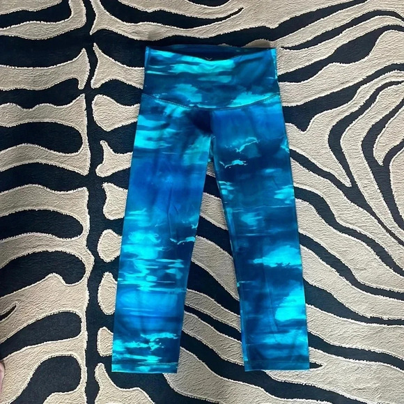 Old Navy Active Capri Leggings - Picture 1 of 3
